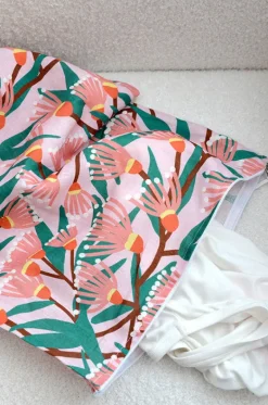 Travel|Home & Body^Annabel Trends Blossom Branches Laundry Bag Pink/green