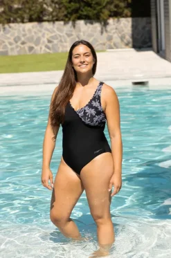 One Pieces^Zoggs Jumera Scallop Classicback One Piece Black/White