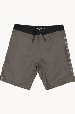 Boardshorts^Billabong Mens Shadow Cut OG Boardshort Black