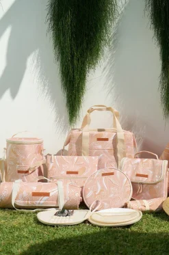 Picnic Vibes|Cooler Bags^Annabel Trends Trailing Natives Picnic Box Cooler Bag Giraffe