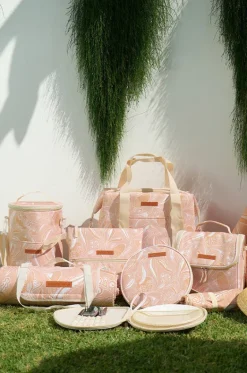 Cooler Bags|Picnic Vibes^Annabel Trends Trailing Natives Picnic Barrel Cooler Bag Giraffe